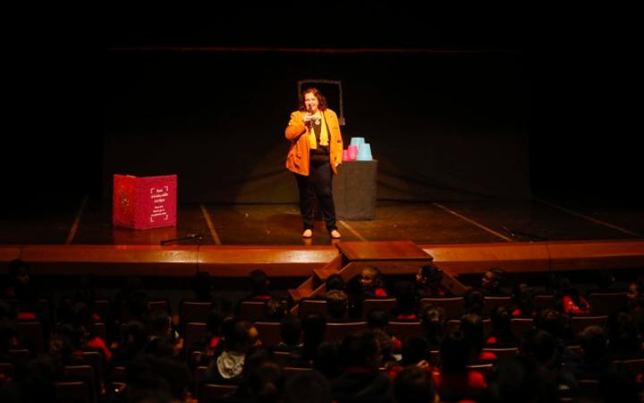 El-Ayuntamiento-promueve-la-Igualdad-entre-los-mas-pequenos-con-una-obra-de-teatro-a-la-que-asisten-400-escolares-2